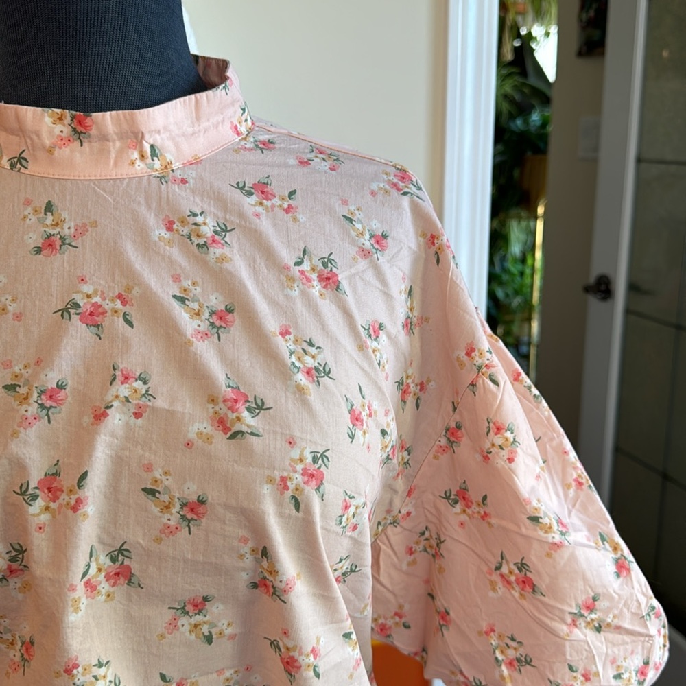 Anthropologie Cropped Bubble-Sleeve Blouse. - Picture 5 of 6